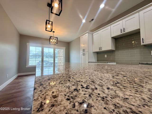 310 Turnbury Ln, Bardstown, KY 40004