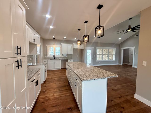 310 Turnbury Ln, Bardstown, KY 40004