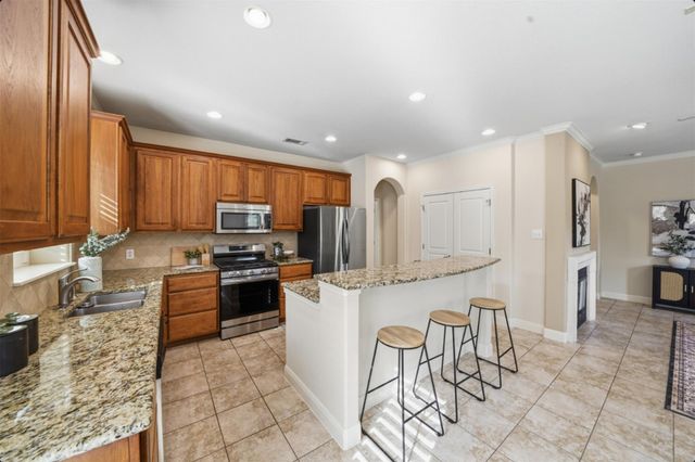 6705 Covered Bridge DR 8, Austin, TX 78736