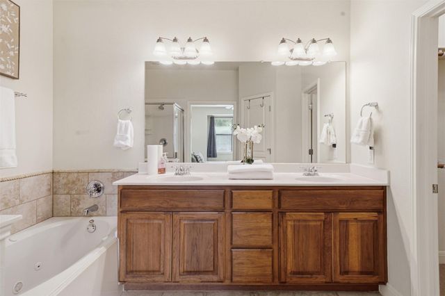 6705 Covered Bridge DR 8, Austin, TX 78736