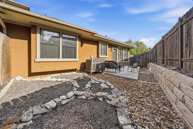 6705 Covered Bridge DR 8, Austin, TX 78736