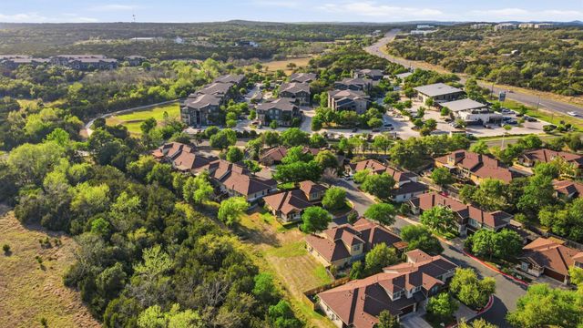 6705 Covered Bridge DR 8, Austin, TX 78736