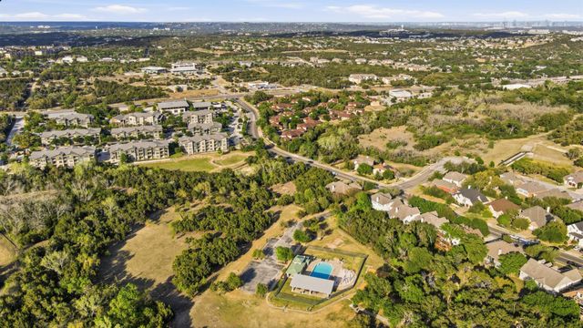 6705 Covered Bridge DR 8, Austin, TX 78736