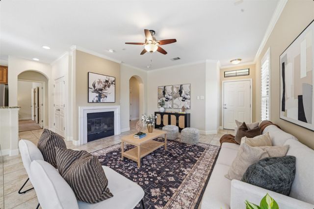 6705 Covered Bridge DR 8, Austin, TX 78736