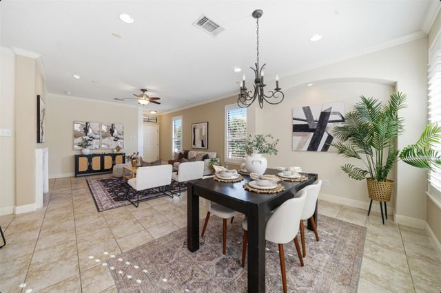 6705 Covered Bridge DR 8, Austin, TX 78736