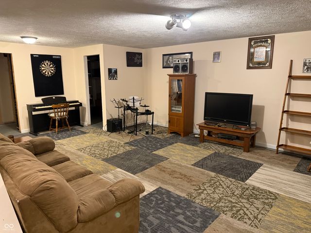 4306 W Fox Ridge Avenue, Greenwood, IN 46143