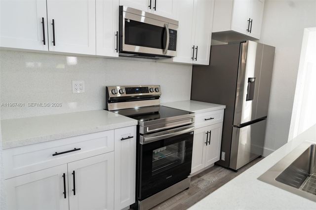 2600 NW 108th St, Miami, FL 33167