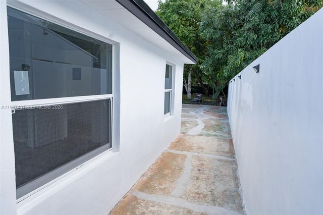 2600 NW 108th St, Miami, FL 33167