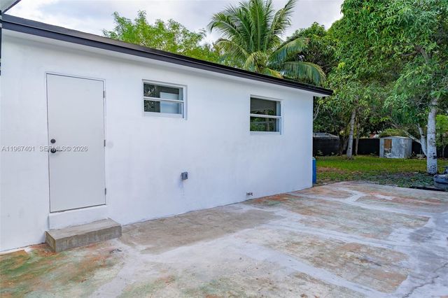 2600 NW 108th St, Miami, FL 33167