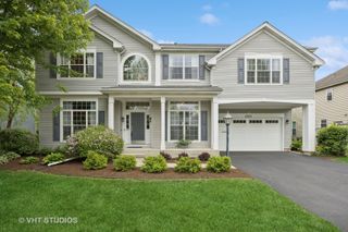 2223 Barrett Drive, Algonquin, IL 60102
