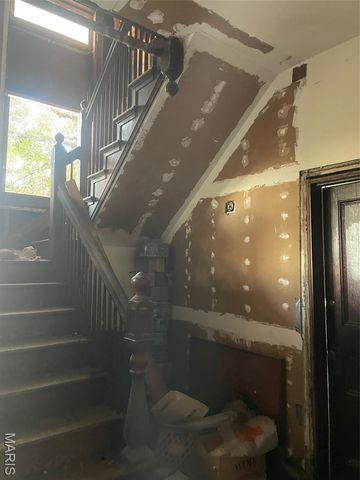 1524 McCausland Avenue, St Louis, MO 63117