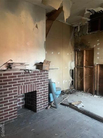 1524 McCausland Avenue, St Louis, MO 63117