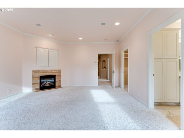 875 SAND Ave, Eugene, OR 97401