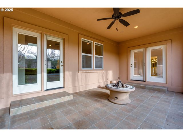 875 SAND Ave, Eugene, OR 97401