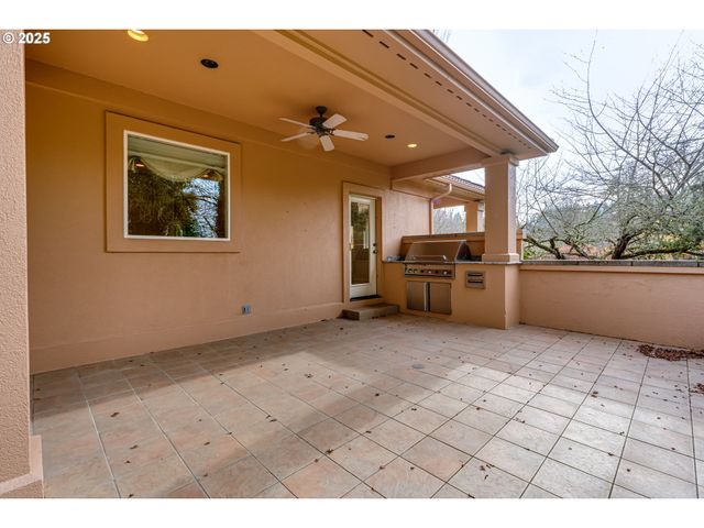 875 SAND Ave, Eugene, OR 97401