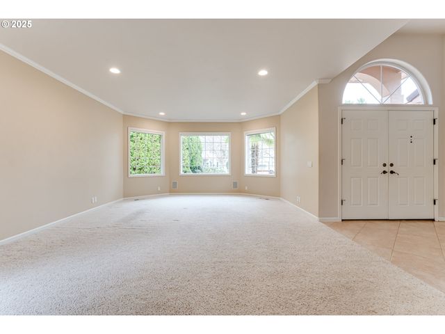 875 SAND Ave, Eugene, OR 97401