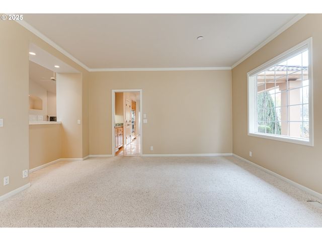 875 SAND Ave, Eugene, OR 97401