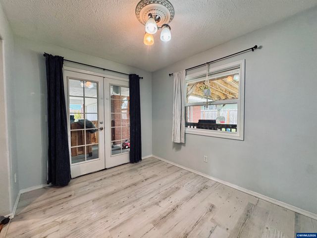 356 NE 10th Av, Canby, OR 97013