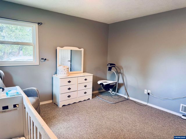 356 NE 10th Av, Canby, OR 97013