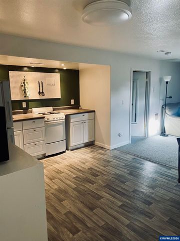 356 NE 10th Av, Canby, OR 97013