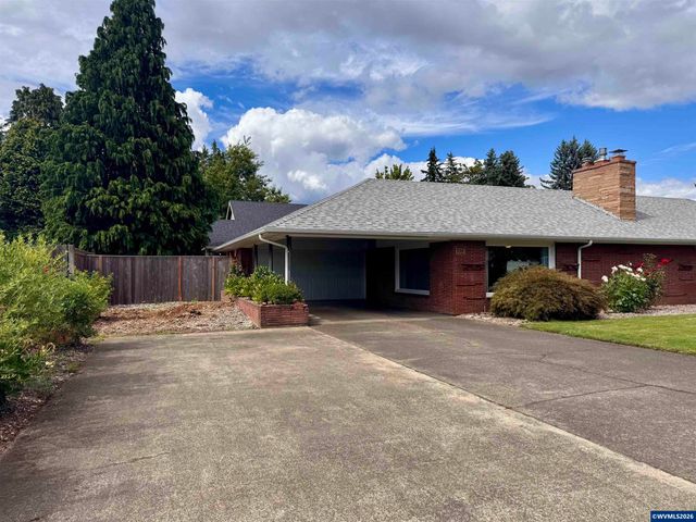 356 NE 10th Av, Canby, OR 97013