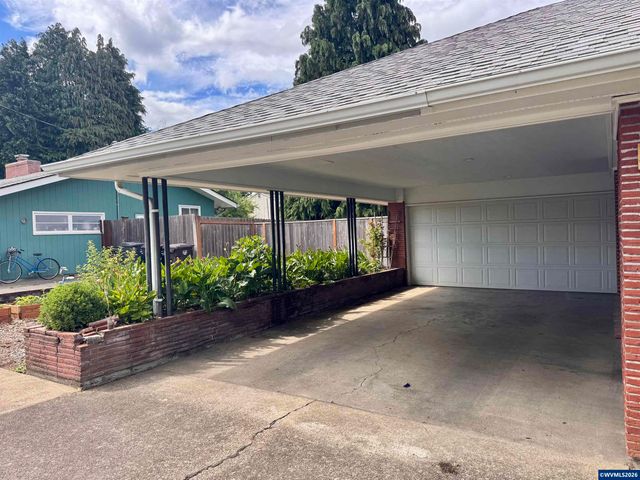 356 NE 10th Av, Canby, OR 97013