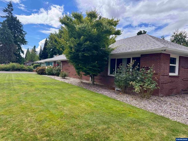 356 NE 10th Av, Canby, OR 97013