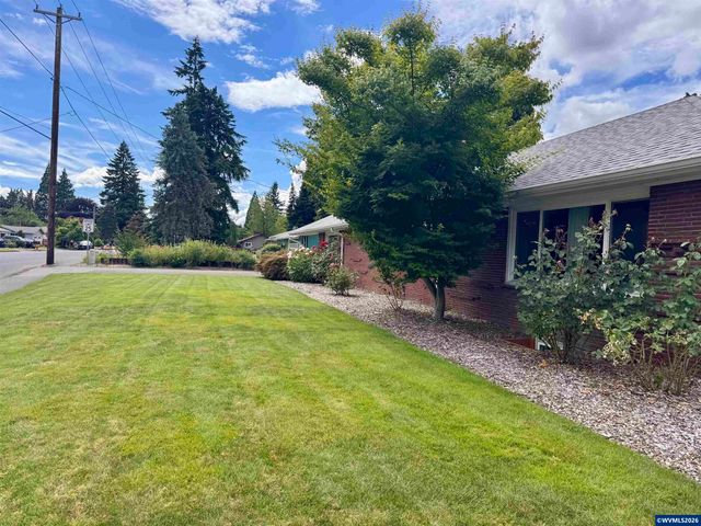 356 NE 10th Av, Canby, OR 97013