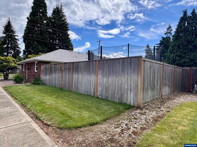 356 NE 10th Av, Canby, OR 97013