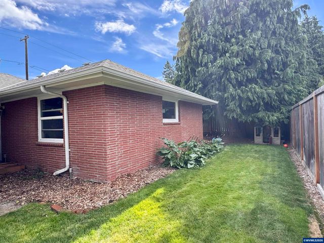 356 NE 10th Av, Canby, OR 97013