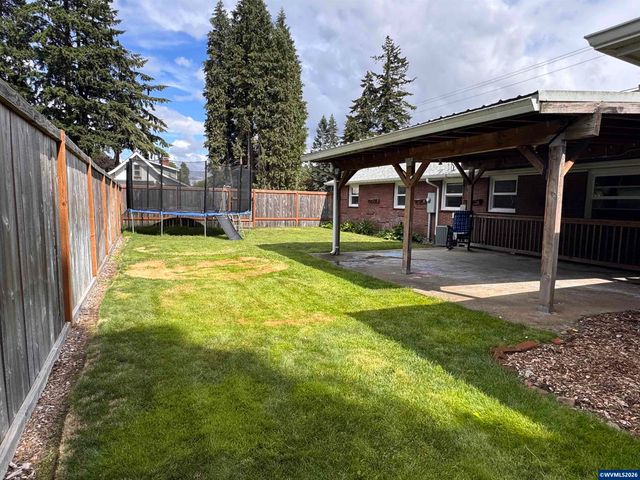 356 NE 10th Av, Canby, OR 97013