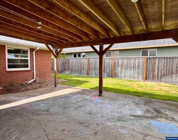 356 NE 10th Av, Canby, OR 97013