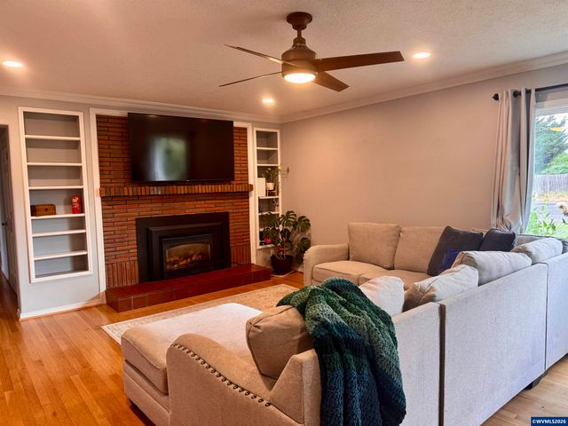 356 NE 10th Av, Canby, OR 97013