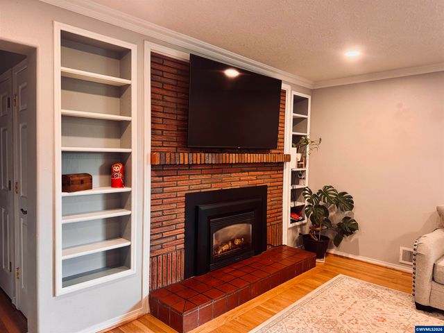 356 NE 10th Av, Canby, OR 97013