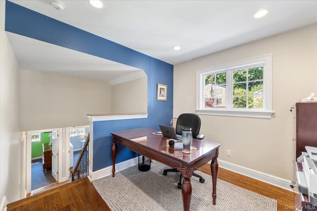 17 Hemlock Road, Hartsdale, NY 10530