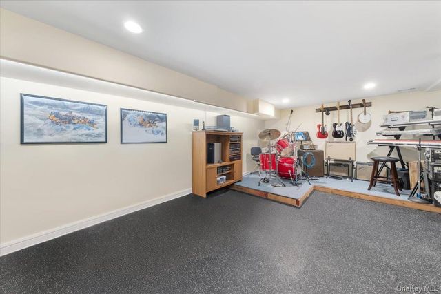 17 Hemlock Road, Hartsdale, NY 10530
