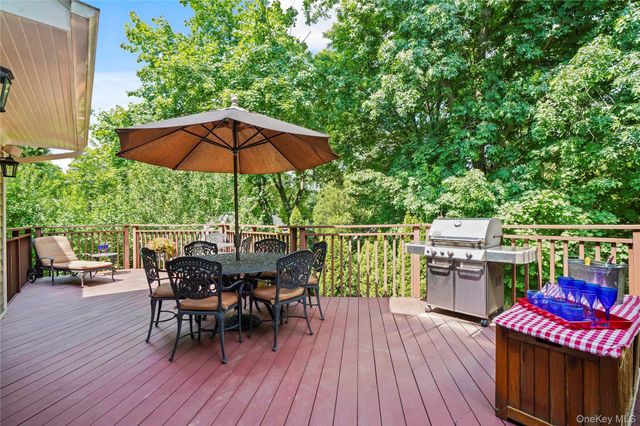 17 Hemlock Road, Hartsdale, NY 10530