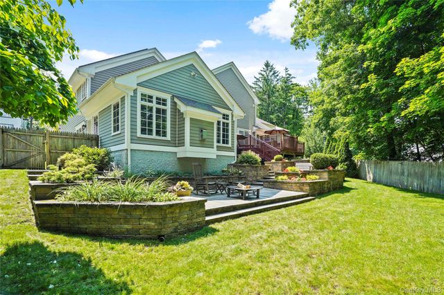 17 Hemlock Road, Hartsdale, NY 10530