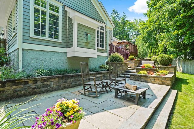 17 Hemlock Road, Hartsdale, NY 10530