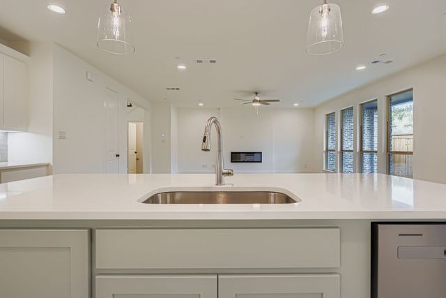 3529 Kings Court Drive, Lewisville, TX 75056