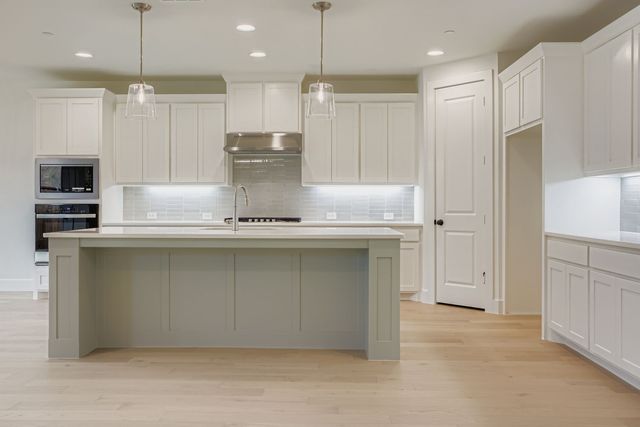 3529 Kings Court Drive, Lewisville, TX 75056