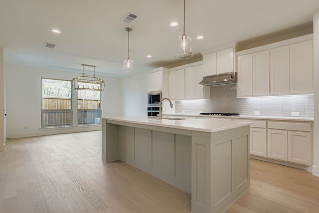 3529 Kings Court Drive, Lewisville, TX 75056