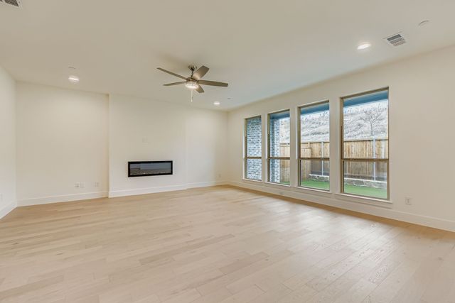 3529 Kings Court Drive, Lewisville, TX 75056