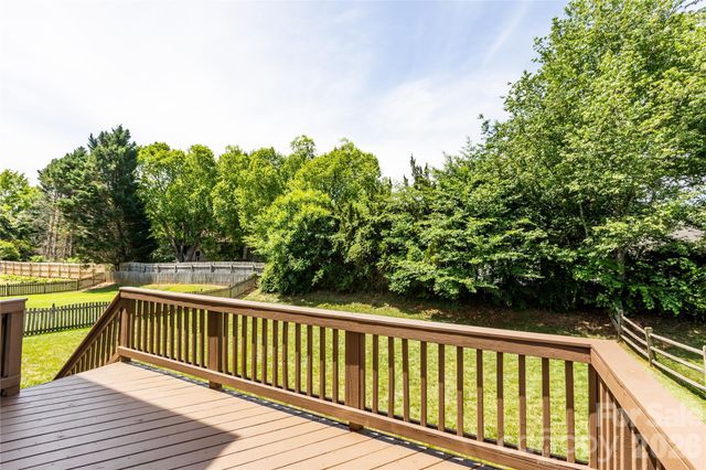 17233 Knoxwood Drive, Huntersville, NC 28078