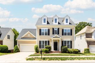 17233 Knoxwood Drive, Huntersville, NC 28078
