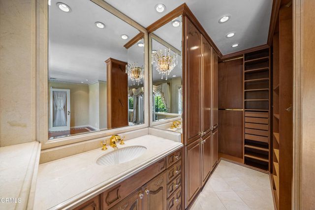 1118 Oberlin Drive, Glendale, CA 91205