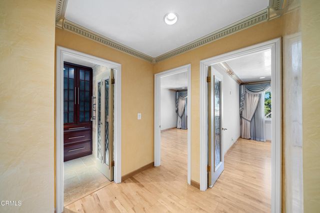 1118 Oberlin Drive, Glendale, CA 91205