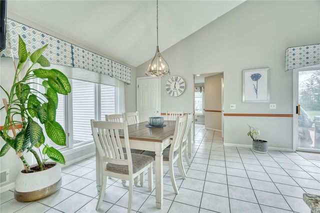 5 Woodrose Drive, Penfield, NY 14580