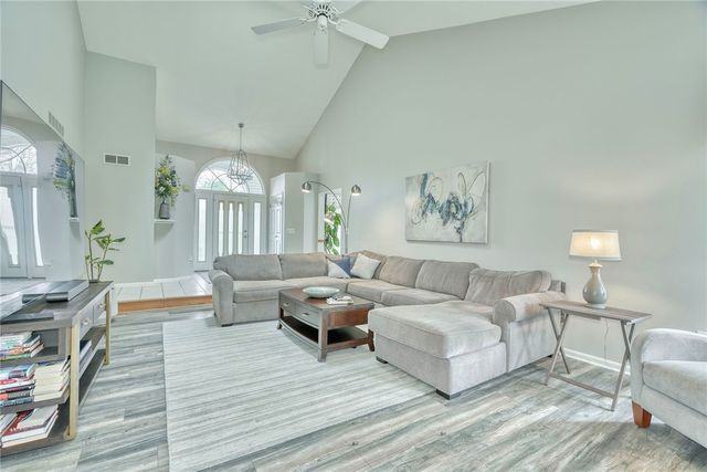 5 Woodrose Drive, Penfield, NY 14580