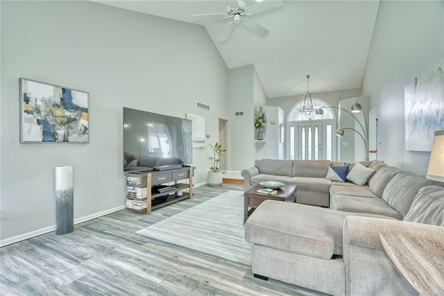 5 Woodrose Drive, Penfield, NY 14580